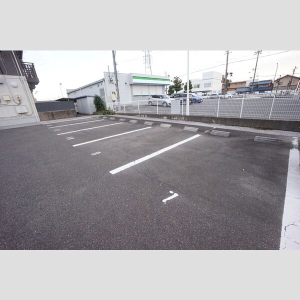 駐車場 (駐車場)