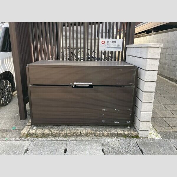 現地周辺 (ゴミ置場)