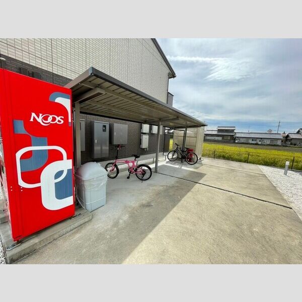 現地周辺 (駐輪場)