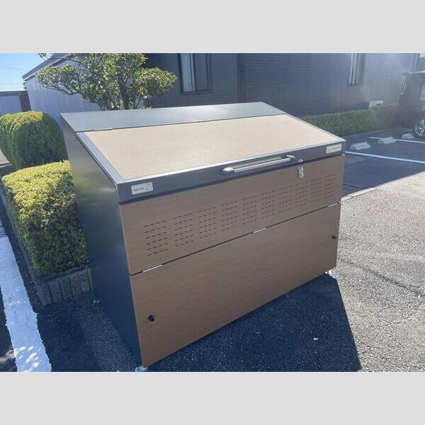 現地周辺 (ゴミ置場)