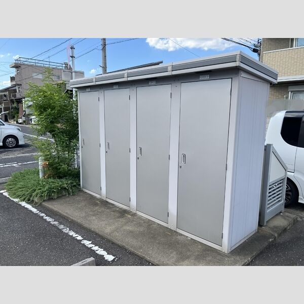 現地周辺 (トランクルーム)