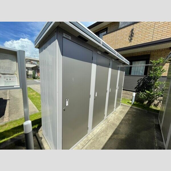 現地周辺 (物置)