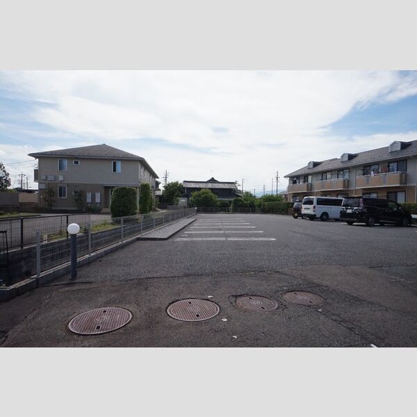 駐車場 (駐車場)