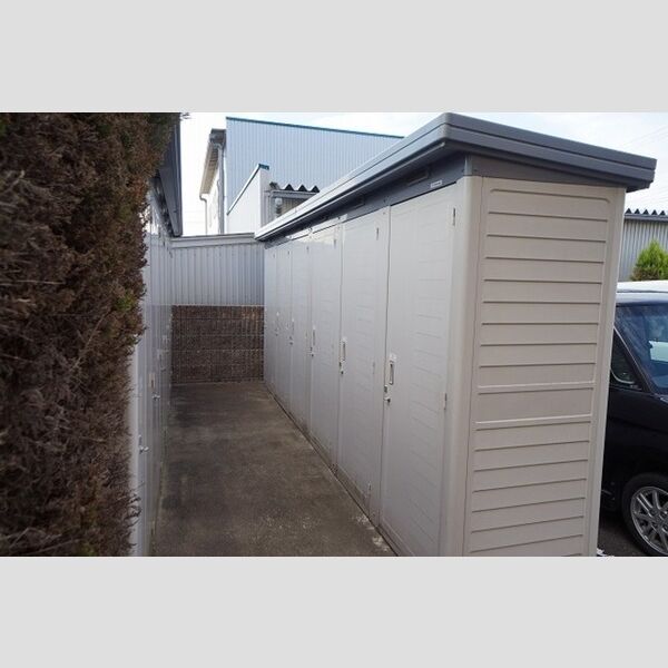 現地周辺 (物置)