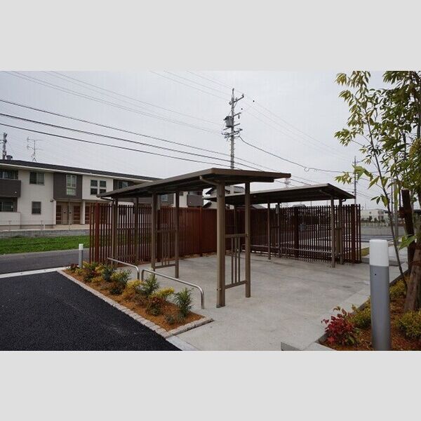 現地周辺 (駐輪場)