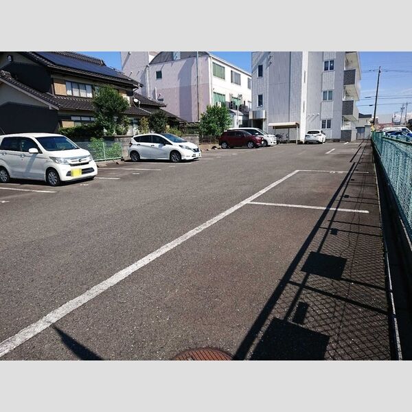 駐車場 (駐車場)