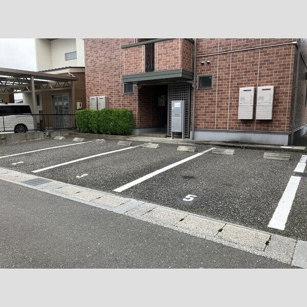 駐車場 (駐車場)