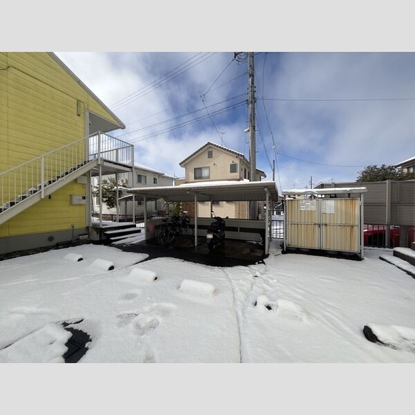 現地周辺 (駐輪場)