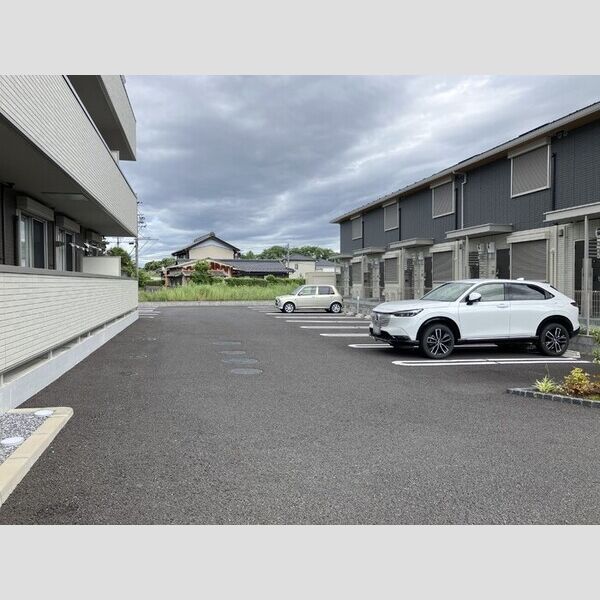 駐車場 (駐車場)