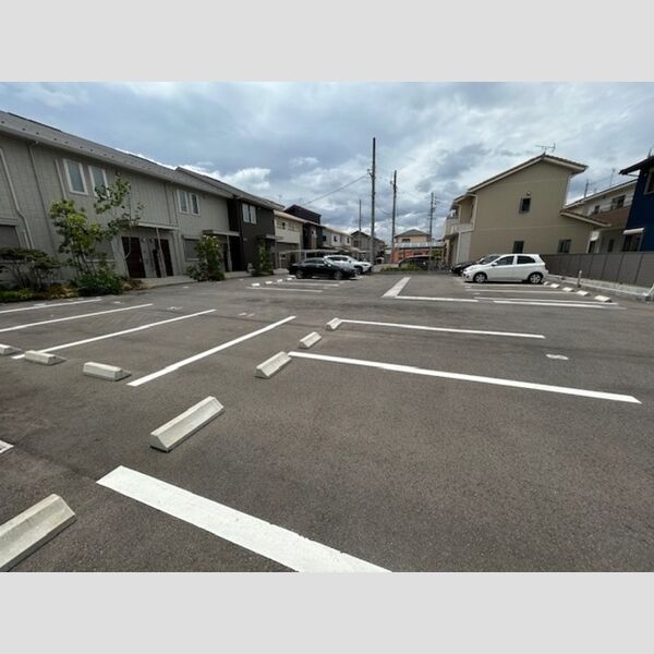 駐車場 (駐車場)