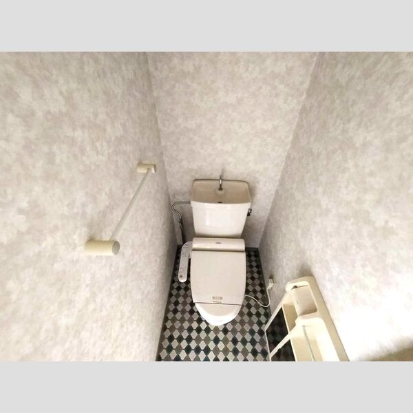 トイレ (温水洗浄暖房便座)