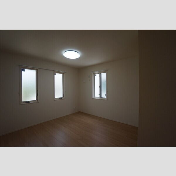 その他 (北東洋室)