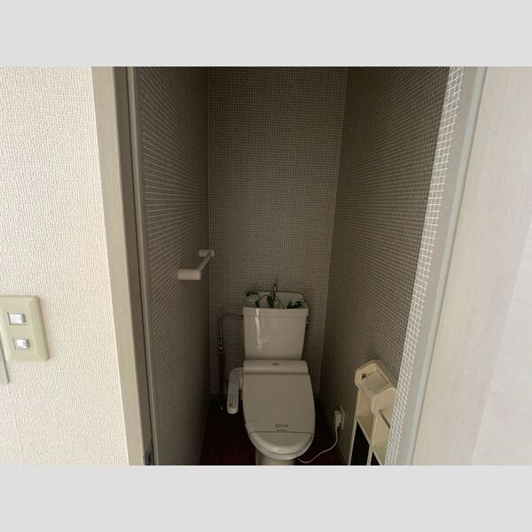 トイレ (温水洗浄暖房便座)