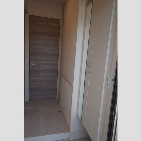 玄関 (シューズボックスあり)