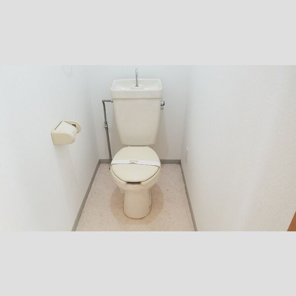 トイレ (トイレ)