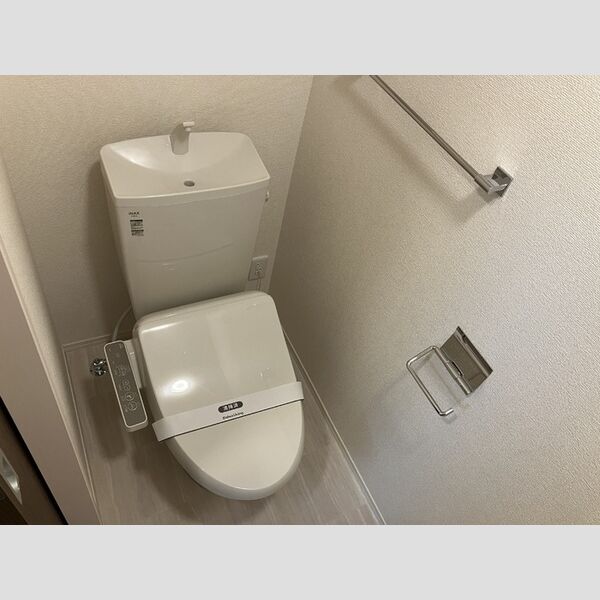 トイレ (温水洗浄暖房便座)