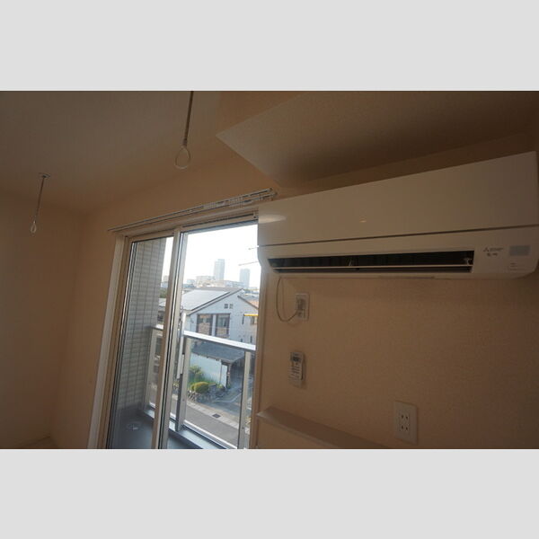 その他設備 (エアコン・室内物干し)
