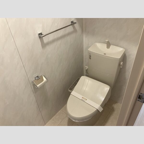 トイレ (温水洗浄暖房便座)