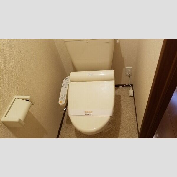 トイレ (トイレ)