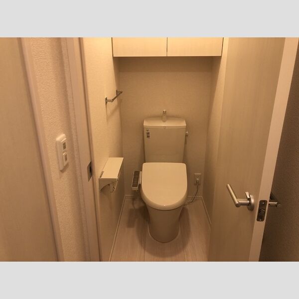 トイレ (温水洗浄暖房便座)