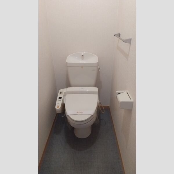 トイレ (トイレ)