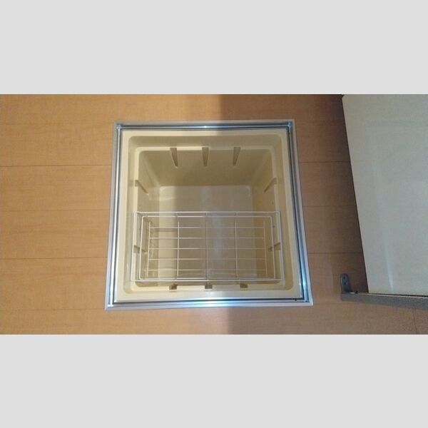 収納 (床下収納)