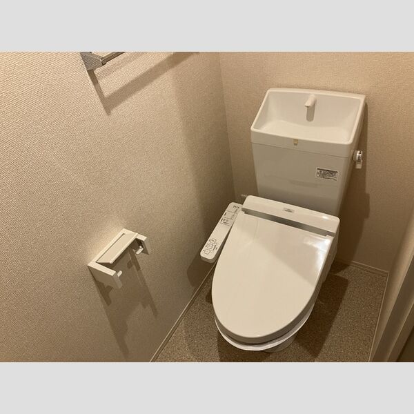 トイレ (温水洗浄暖房便座)