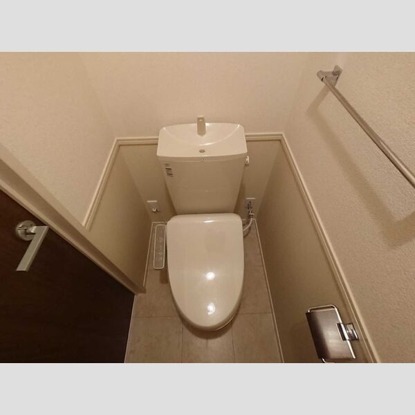 トイレ (温水洗浄暖房便座)