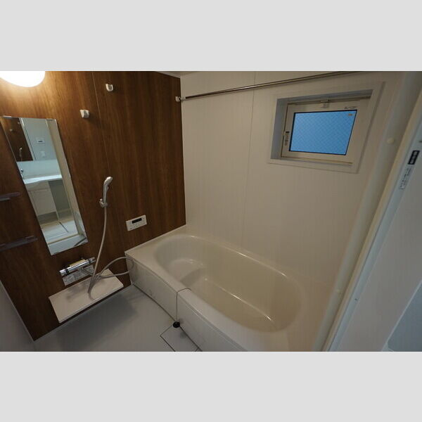 バス (一坪バス)