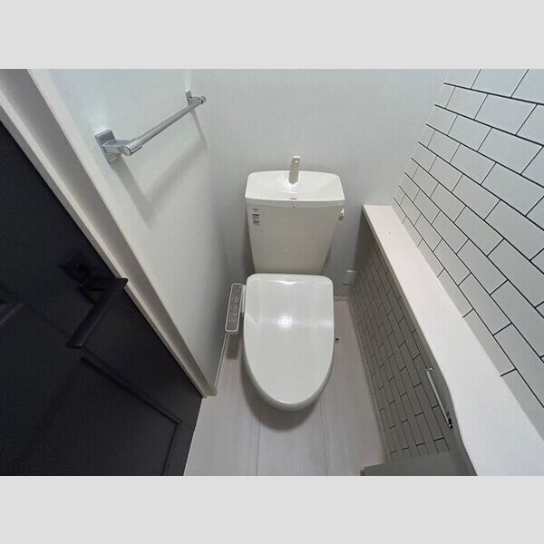 トイレ (温水洗浄暖房便座)