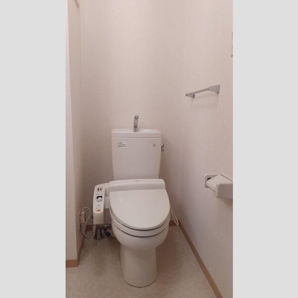 トイレ (温水洗浄暖房便座)