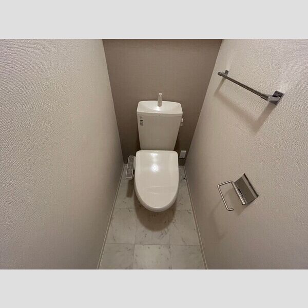 トイレ (温水洗浄暖房便座)