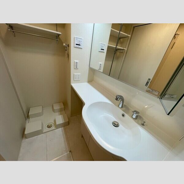 洗面所 (洗髪洗面化粧台)