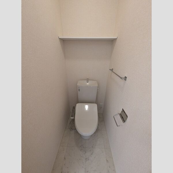 トイレ (温水洗浄暖房便座)