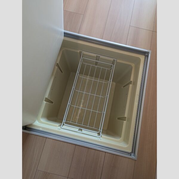 収納 (床下収納)