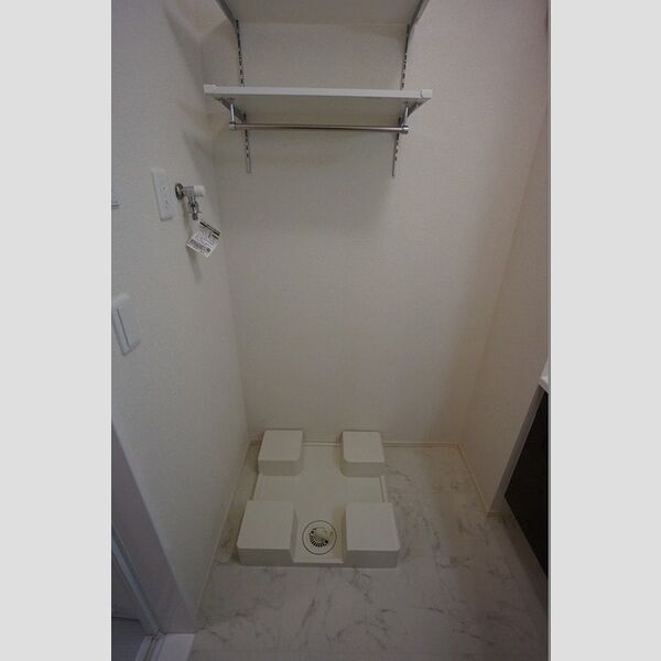 洗面所 (室内洗濯機置き場)