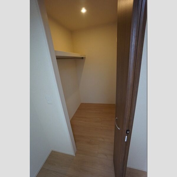 収納 (ウォークインクローゼット)