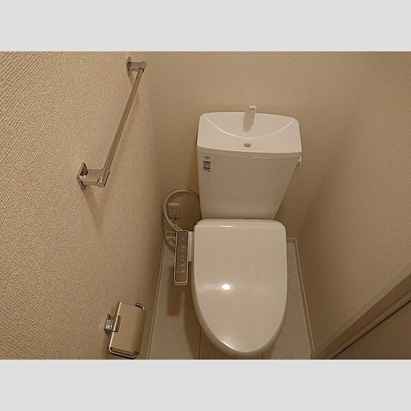 トイレ (温水洗浄暖房便座)