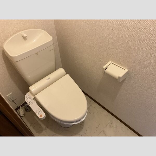 トイレ (温水洗浄暖房便座(2F))