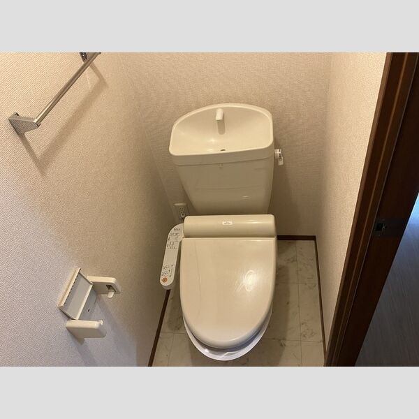 トイレ (温水洗浄暖房便座(1F))