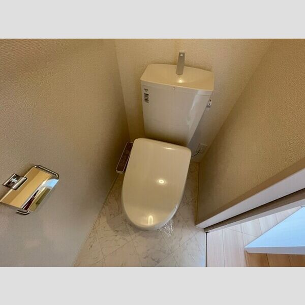 トイレ (温水洗浄暖房便座)