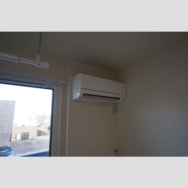 その他設備 (エアコン・室内物干し)