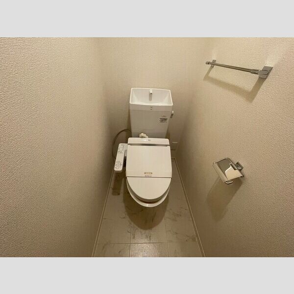 トイレ (温水洗浄暖房便座)