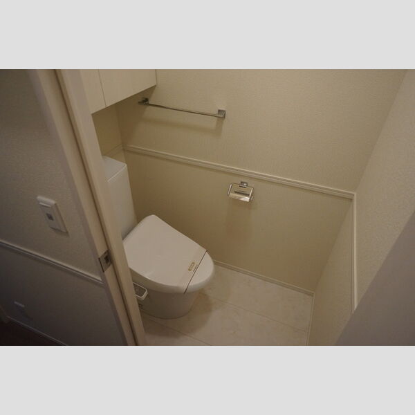 トイレ (温水洗浄暖房便座)