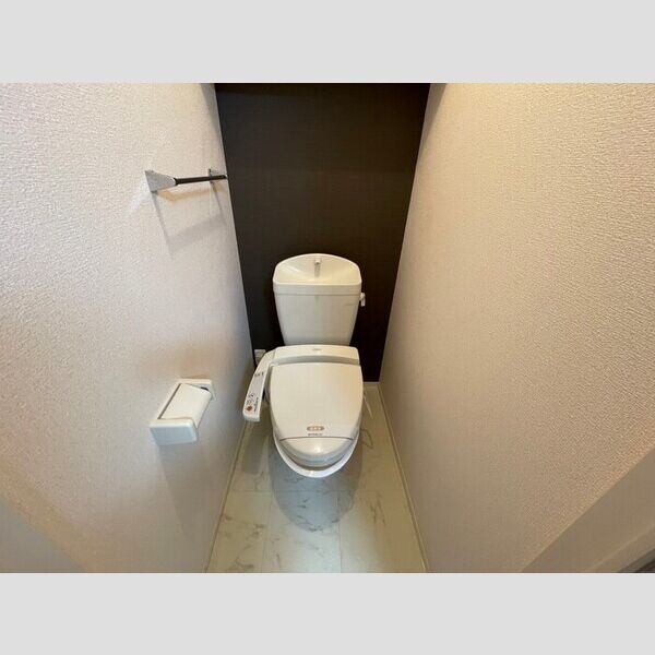 トイレ (温水洗浄暖房便座)