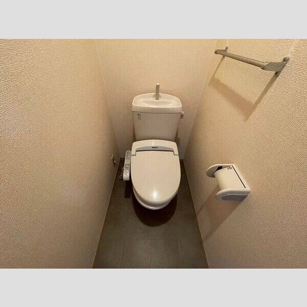 トイレ (温水洗浄暖房便座)