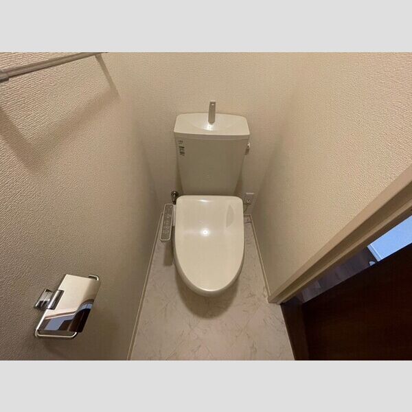 トイレ (温水洗浄暖房便座)