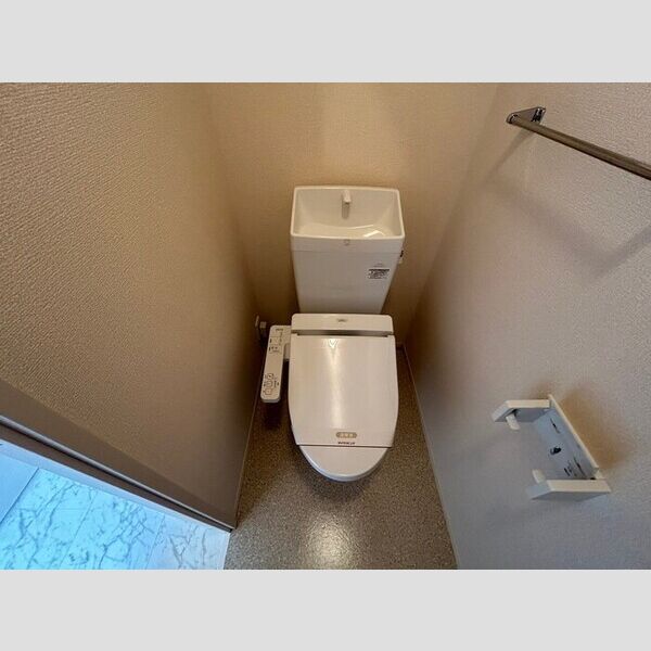 トイレ (温水洗浄暖房便座)