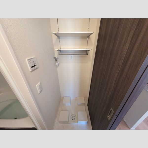 その他 (室内洗濯機置き場)