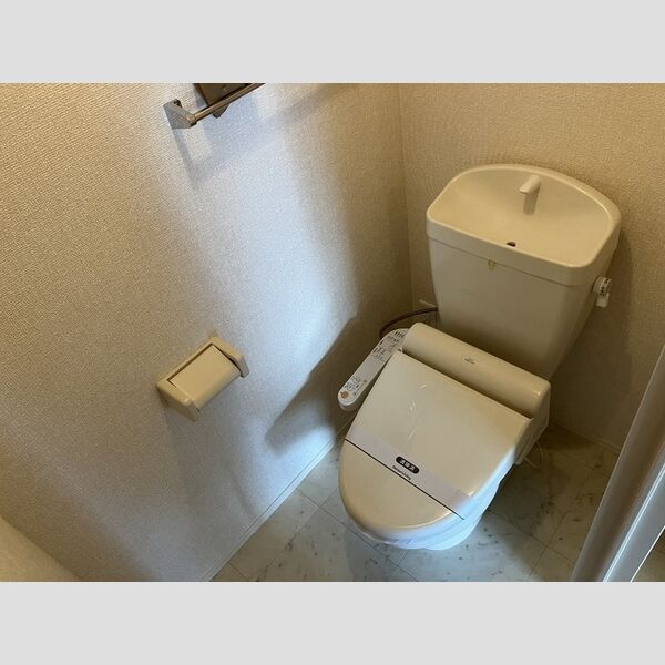 トイレ (温水洗浄暖房便座)